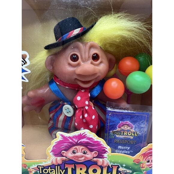 Vintage 2001 Playmates Totally Troll - Merry Giggles - the Clown Troll Doll! - Picture 2 of 3